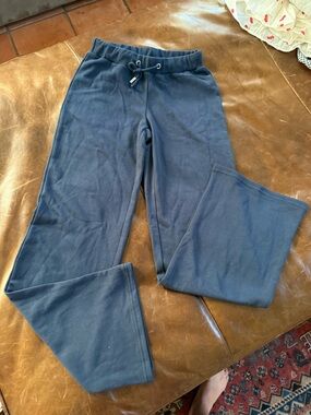 NWOT navy blue Edikted fleece pants. S or XS label cut out